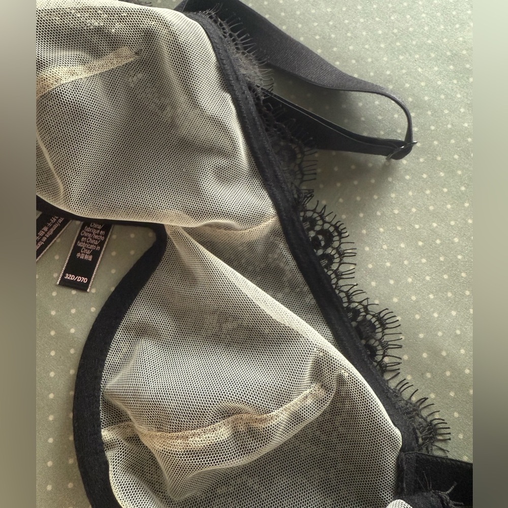 Victoria Secret Bra - Picture 8 of 8